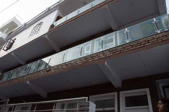 Pinky Swiss Cottage